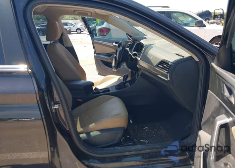 2019 Volkswagen Jetta 1.4T Sel z USA, uszkodzony, nr VIN 3VWE57BU7KM059785